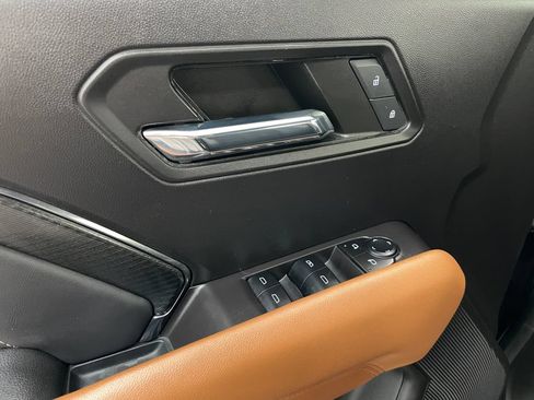 Certified 2024 GMC Canyon AT4 w/ Technology Package AWD/4WD image 26