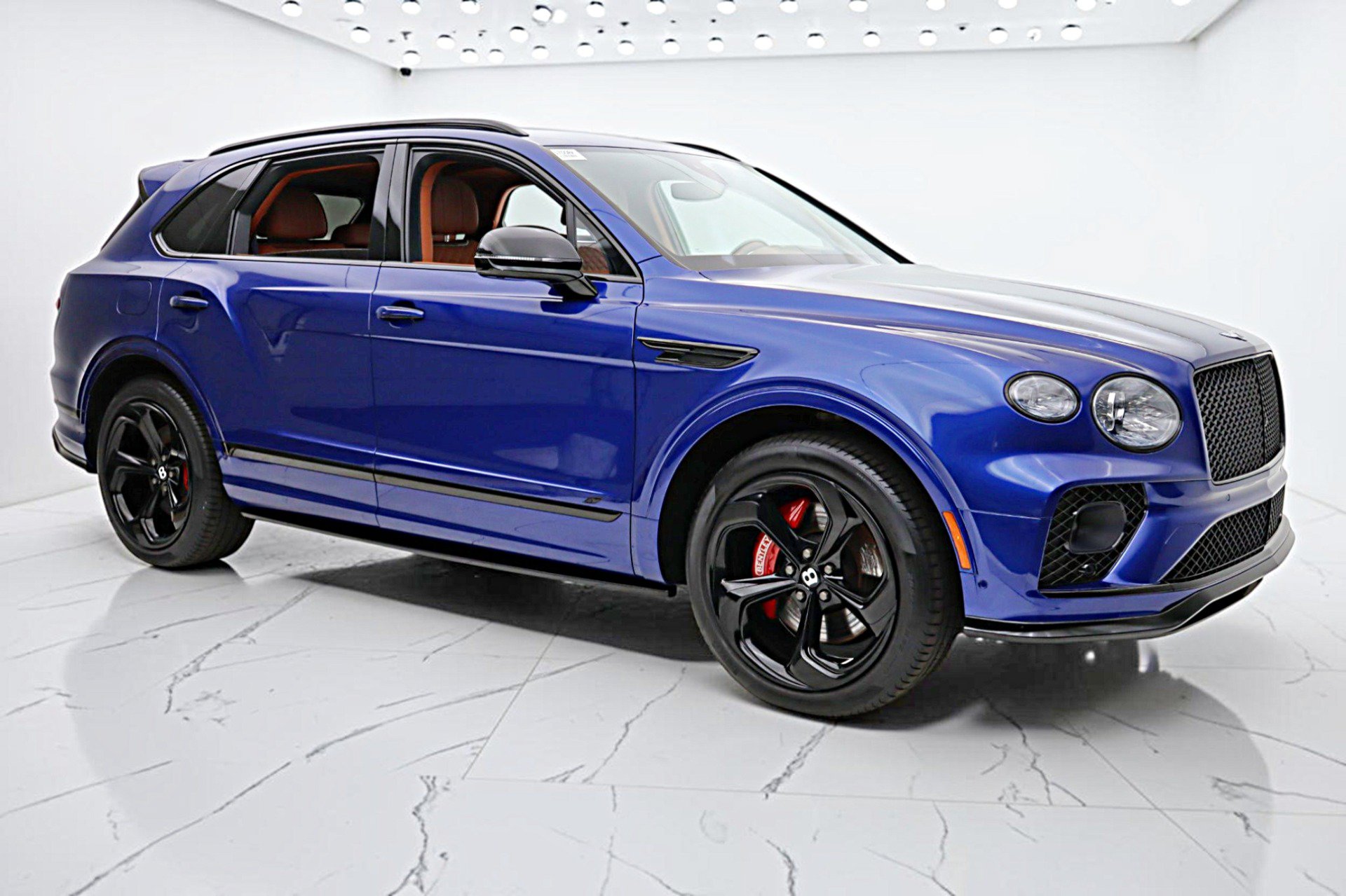 Certified 2022 Bentley Bentayga AWD/4WD image 19