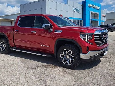 New 2026 GMC Sierra 1500 SLT image 9