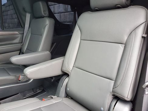 Used 2023 Chevrolet Tahoe Z71 w/ Luxury Package image 31