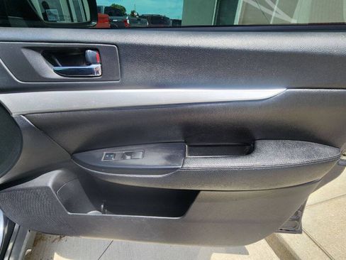 Used 2011 Subaru Outback 2.5i Premium AWD/4WD image 18