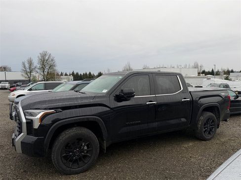 Used 2023 Toyota Tundra Limited w/ TRD Off-Road Package image 8