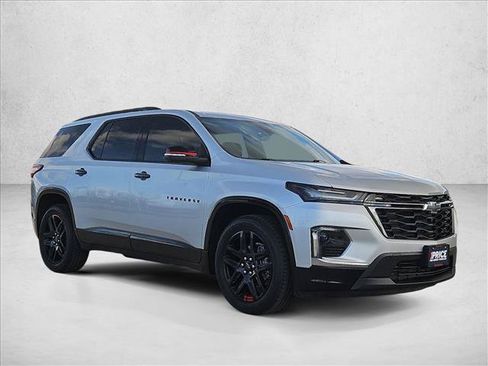 Used 2022 Chevrolet Traverse Premier w/ Redline Edition AWD/4WD image 3