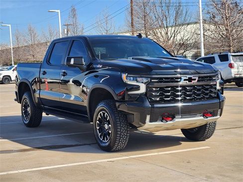 Used 2022 Chevrolet Silverado 1500 ZR2 image 2