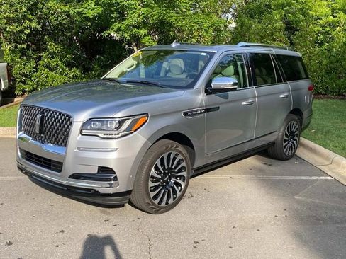 Certified 2024 Lincoln Navigator Black Label AWD/4WD image 3