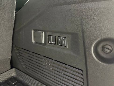 Certified 2024 Chevrolet Tahoe Z71 w/ Luxury Package image 9