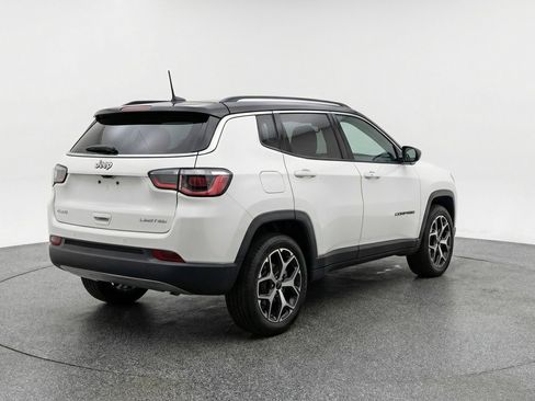Used 2025 Jeep Compass Limited AWD/4WD image 9