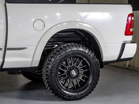Used 2023 RAM 2500 Limited AWD/4WD image 14