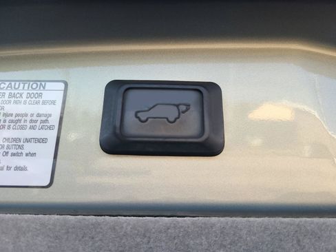 Used 2004 Lexus RX 330 w/ Premium Plus Pkg FWD image 21