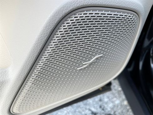 Certified 2025 Mercedes-Benz GLB 250 4MATIC image 21