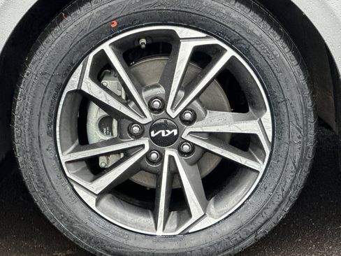 Certified 2024 Kia Forte LXS image 29