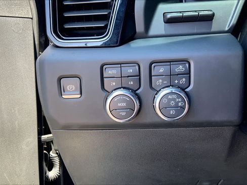 Used 2024 GMC Sierra 2500 AT4 w/ AT4 Premium Plus Package AWD/4WD image 36