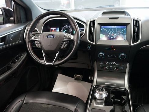 Used 2020 Ford Edge ST-Line w/ Cold Weather Package image 11