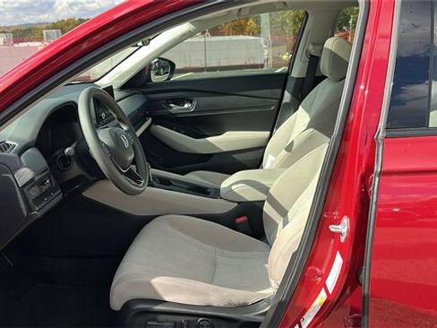 Used 2024 Honda Accord EX image 10