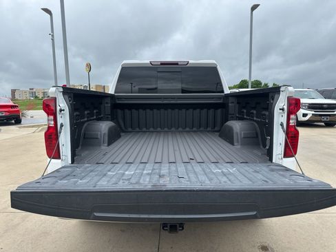 Used 2020 Chevrolet Silverado 1500 LT Trail Boss image 5