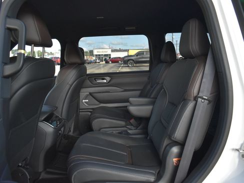 Used 2025 Nissan Armada SL w/ Captain's Chari Seat Package AWD/4WD image 17