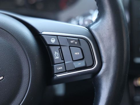 Used 2018 Jaguar F-PACE Premium AWD/4WD image 28