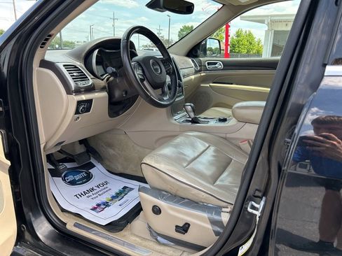 Used 2018 Jeep Grand Cherokee Overland AWD/4WD image 13