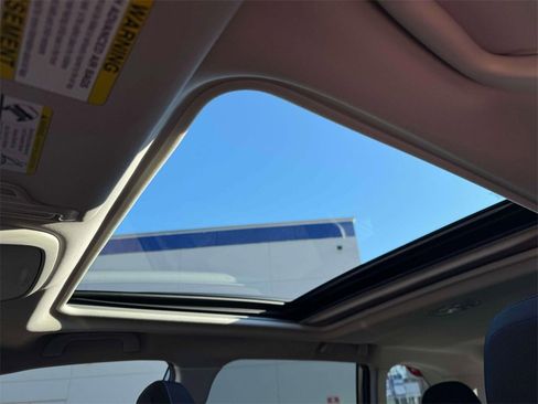 Used 2023 Subaru Forester Premium image 18