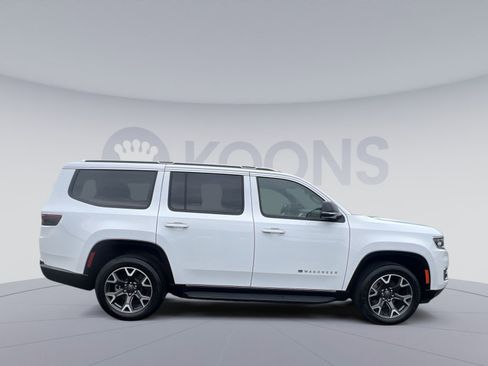 Used 2024 Jeep Wagoneer Series III AWD/4WD image 17