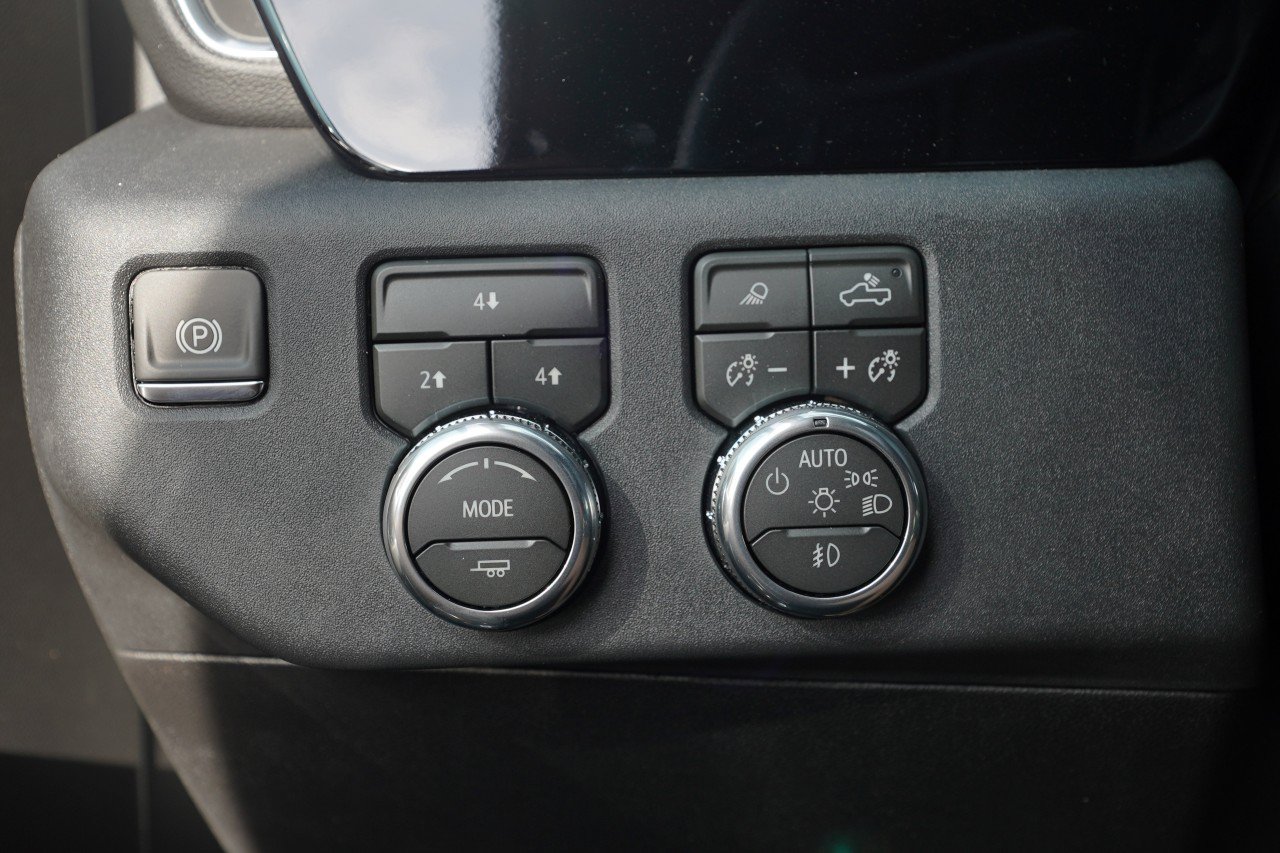 New 2026 GMC Sierra 2500 SLE w/ SLE Value Package; AWD/4WD image 16