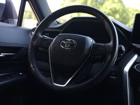 Used 2022 Toyota Venza XLE AWD/4WD image 6