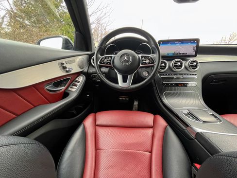 Used 2021 Mercedes-Benz GLC 300 4MATIC image 46