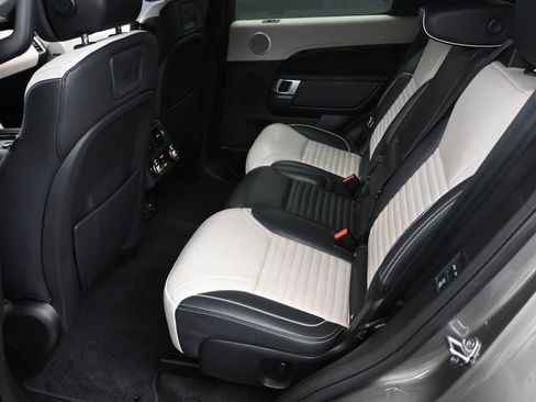 Used 2022 Land Rover Discovery HSE R-Dynamic image 6