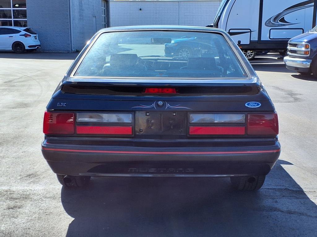 Used 1988 Ford Mustang LX RWD image 4
