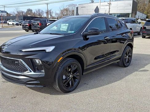 Used 2025 Buick Encore GX Sport Touring w/ Comfort Package image 4