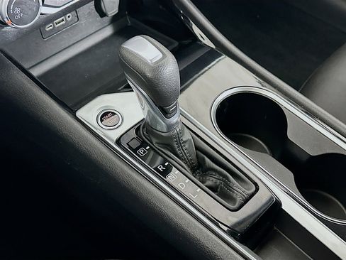 Used 2024 Nissan Altima 2.5 SV image 23