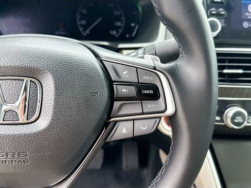Used 2022 Honda Accord Touring image 38