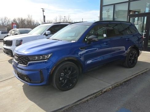 Certified 2022 Kia Sorento SX image 2