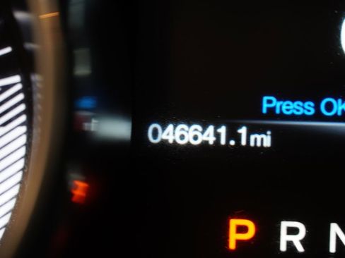 Used 2020 Ford Mustang Premium RWD image 8