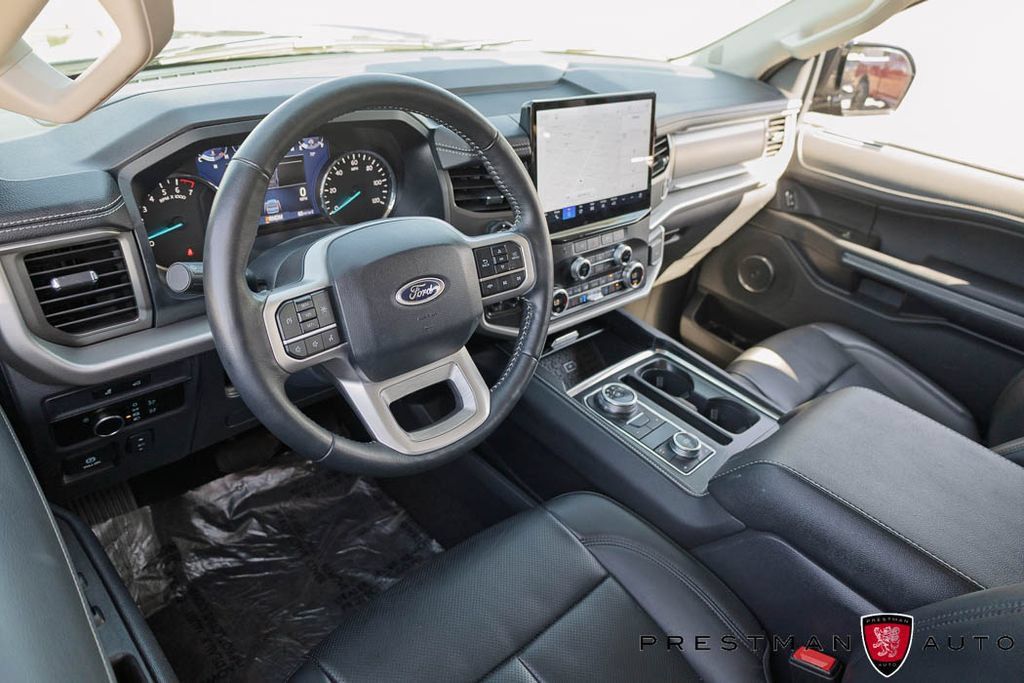 Used 2024 Ford Expedition XLT AWD/4WD image 21