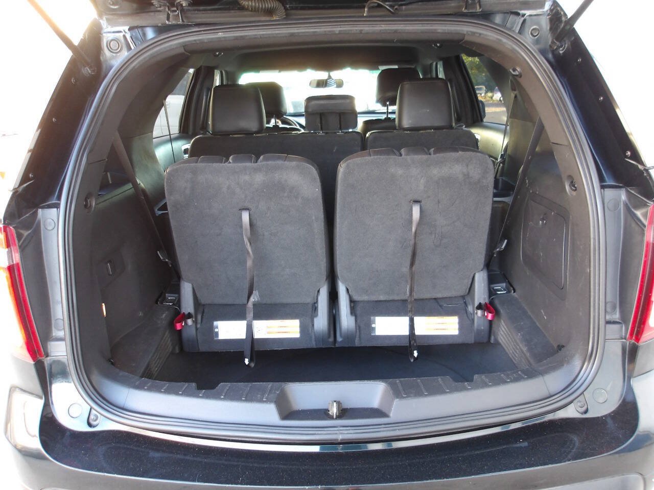 Used 2014 Ford Explorer XLT w/ Equipment Group 202A FWD image 29