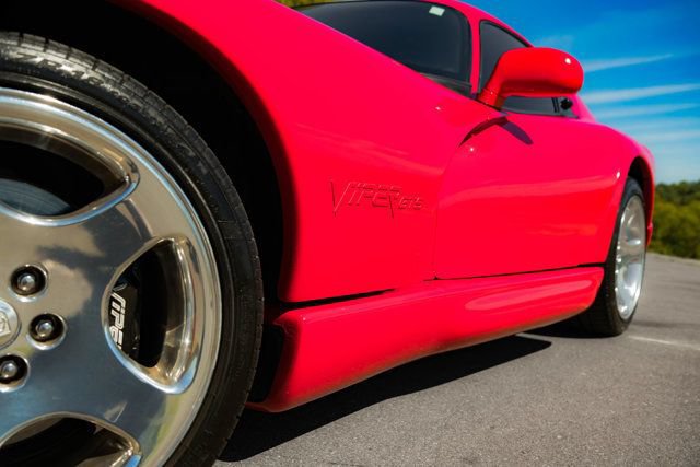 Used 2002 Dodge Viper GTS RWD image 5
