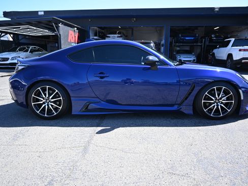 Used 2023 Toyota GR86 RWD image 17