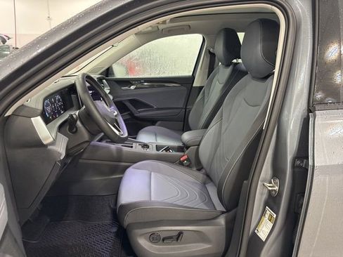 New 2026 Volkswagen Tiguan SE image 8