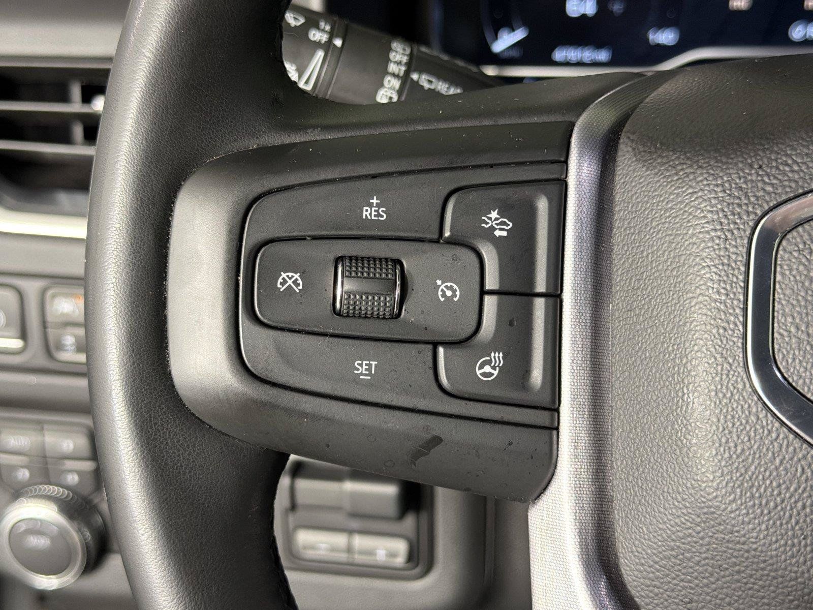 Used 2023 GMC Yukon XL SLT w/ SLT Premium Package AWD/4WD image 27