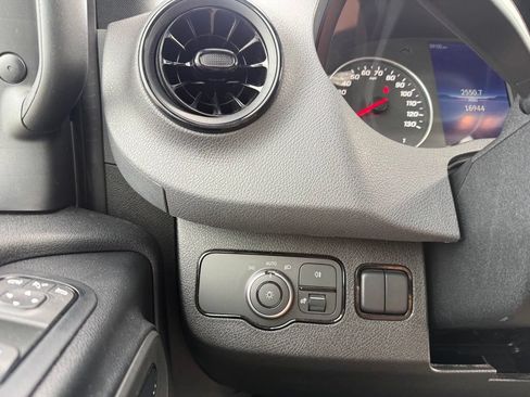 Used 2025 Mercedes-Benz Sprinter 2500 image 12