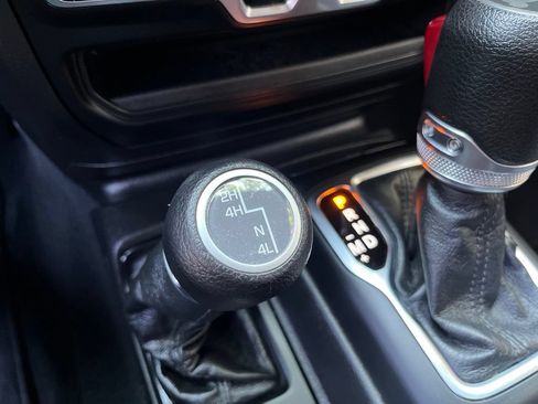 Used 2022 Jeep Wrangler Unlimited Sport AWD/4WD image 36