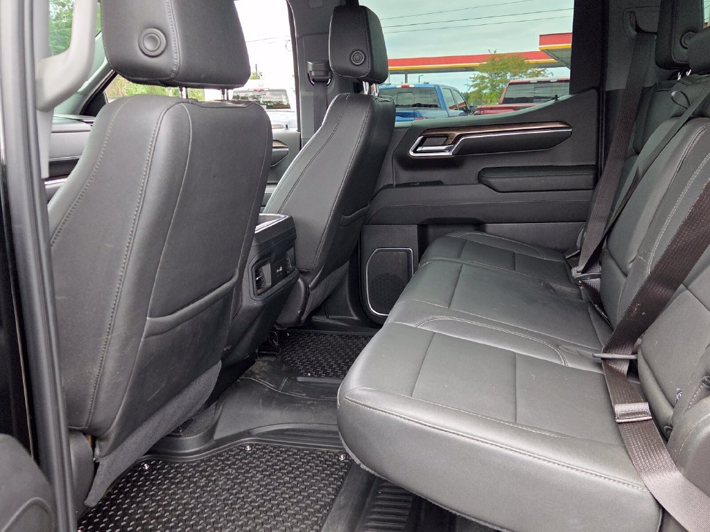 Used 2023 Chevrolet Silverado 1500 RST w/ Redline Edition AWD/4WD image 6