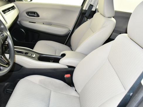 Used 2018 Honda HR-V EX image 36