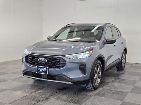 Certified 2025 Ford Escape ST-Line image 4