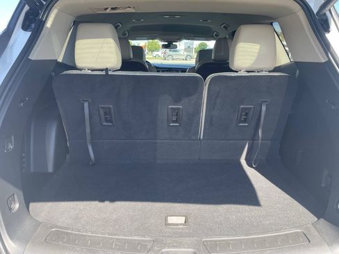 Used 2021 Buick Enclave Essence AWD/4WD image 6