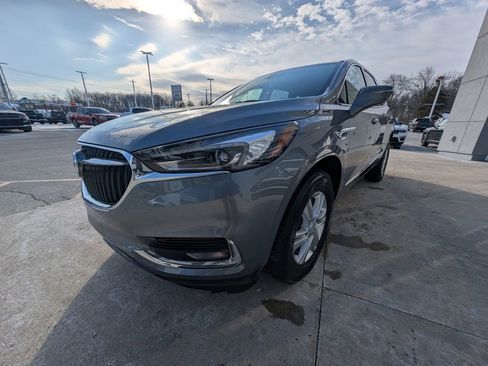 Used 2021 Buick Enclave Essence w/ Sound and Sites Package AWD/4WD image 10