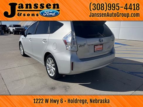 Used 2014 Toyota Prius V Five image 8