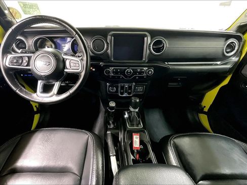 Used 2022 Jeep Wrangler Unlimited Sahara w/ Cold Weather Group AWD/4WD image 21