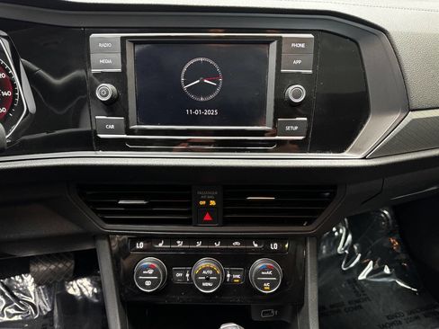 Used 2019 Volkswagen Jetta SE image 22